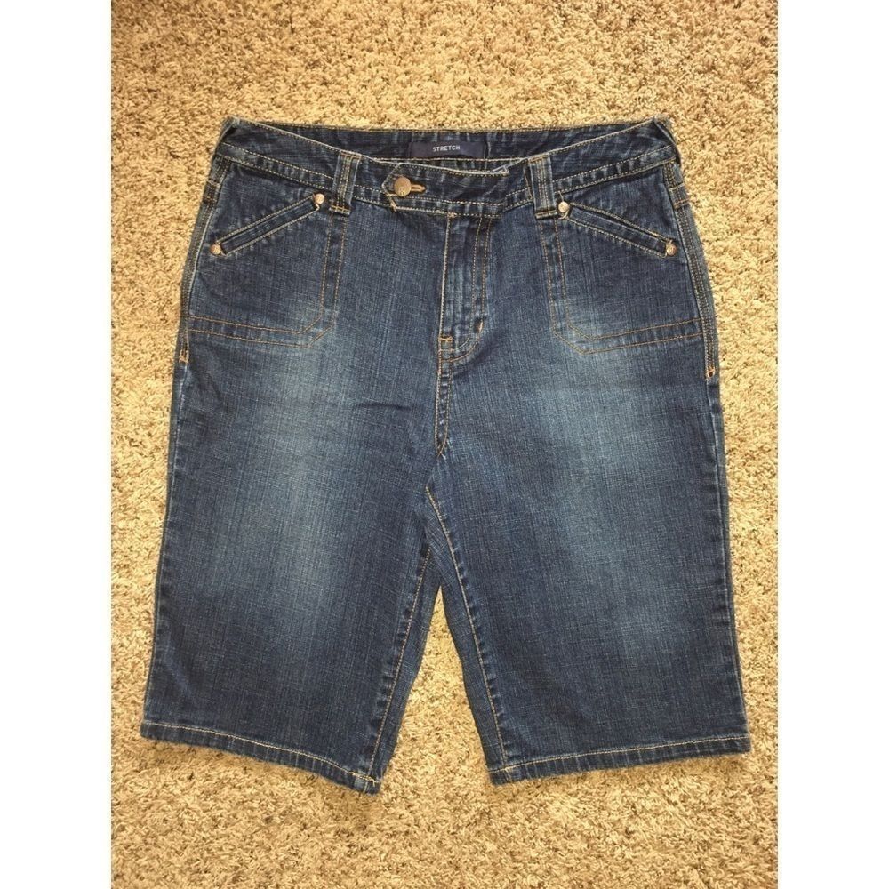Bill Blass size 8 long shorts